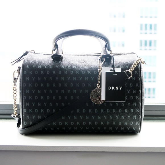 Dkny Handbags - MADELINE ✨NEW WITH TAGS DKNY Crossbody Hand Bag✨